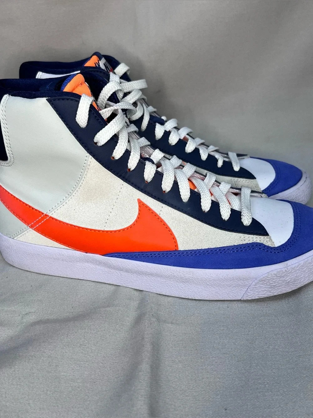 Nike Blazer Mid 77 SE Sneakers Size 7 Kids White Orange Blue FQ7413-100